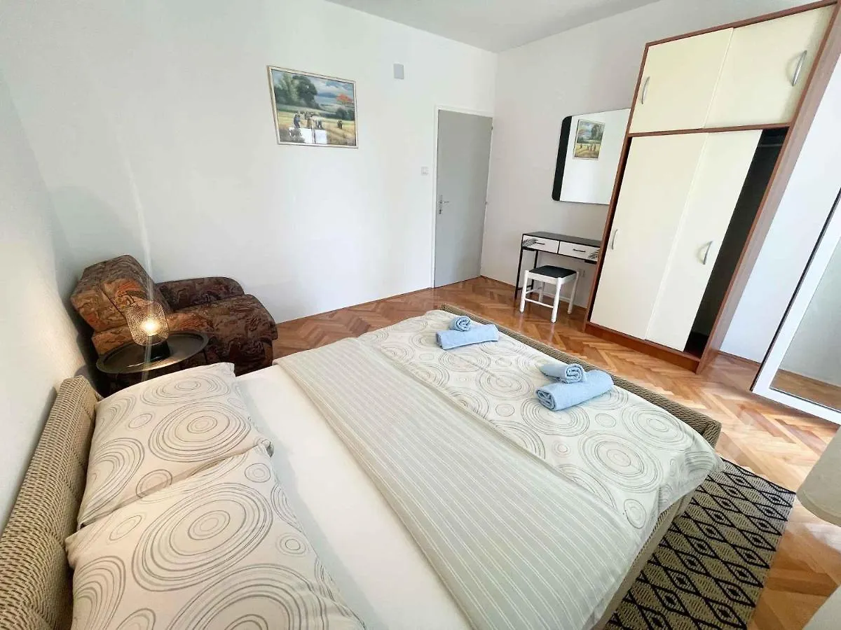 Apartments In Crikvenica 42053