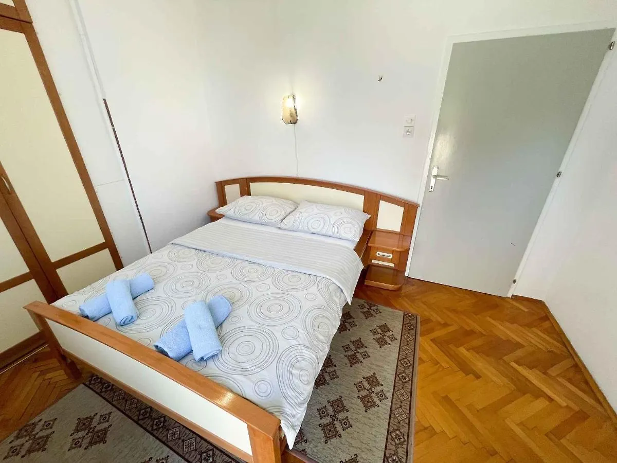Apartments In Crikvenica 42053