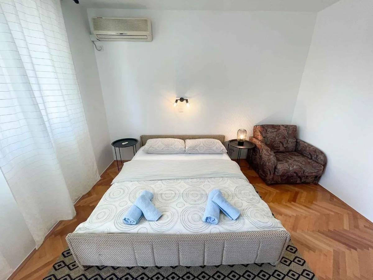 Apartments In Crikvenica 42053