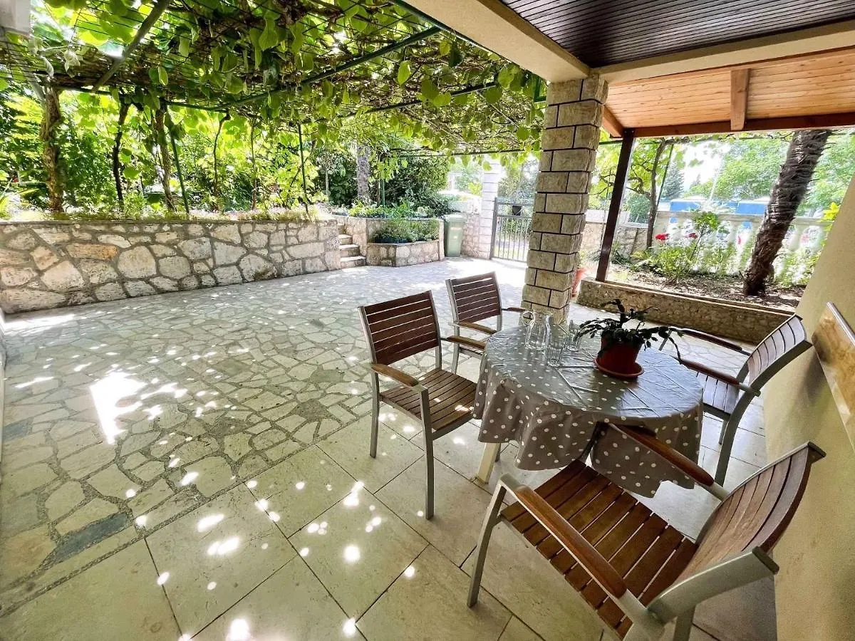 Apartments In Crikvenica 42053